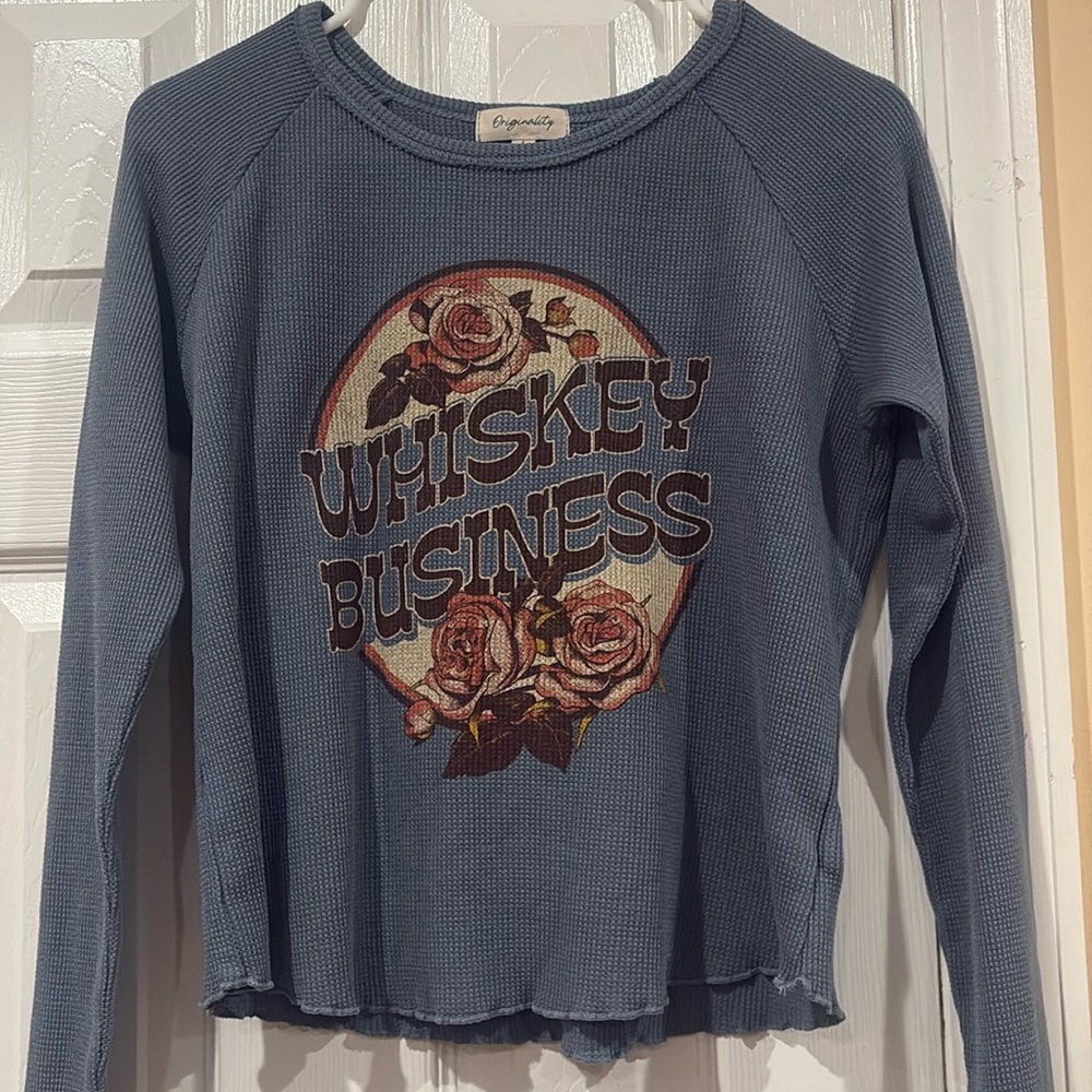 Woman blue thermal shirt